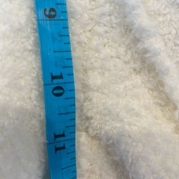 NWT Garage White Soft Fuzzy Shorts - Picture 10 of 11